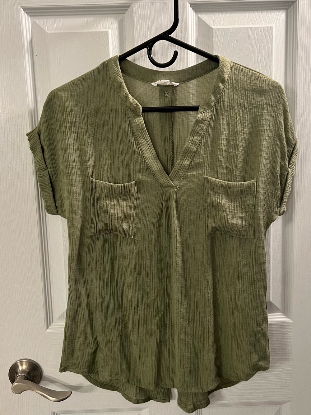 mine Olive V-Neck Short Sleeve Pocket Top